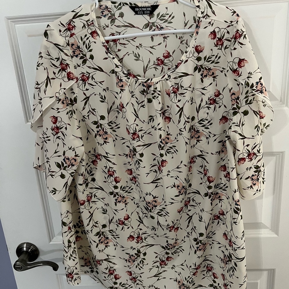 BloomChic Cream Floral Blouse